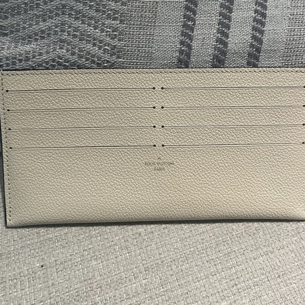 Louis Vuitton flat pocket